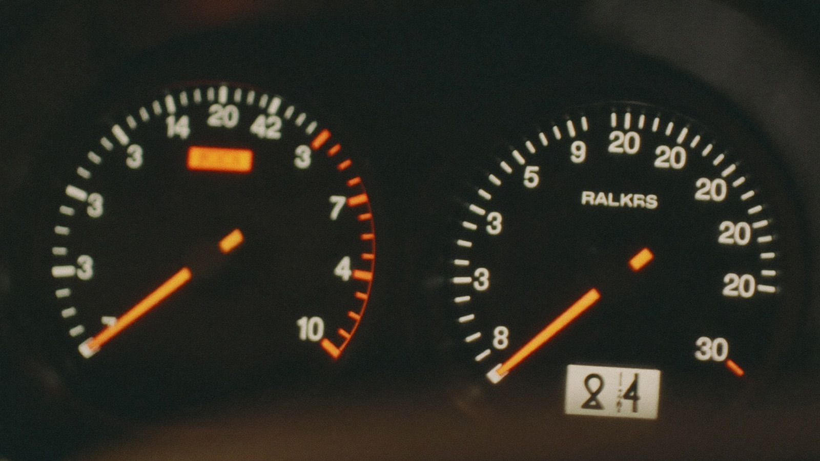 Schweizer Autofahrer berechnet die Kosten pro Kilometer seines Fahrzeugs